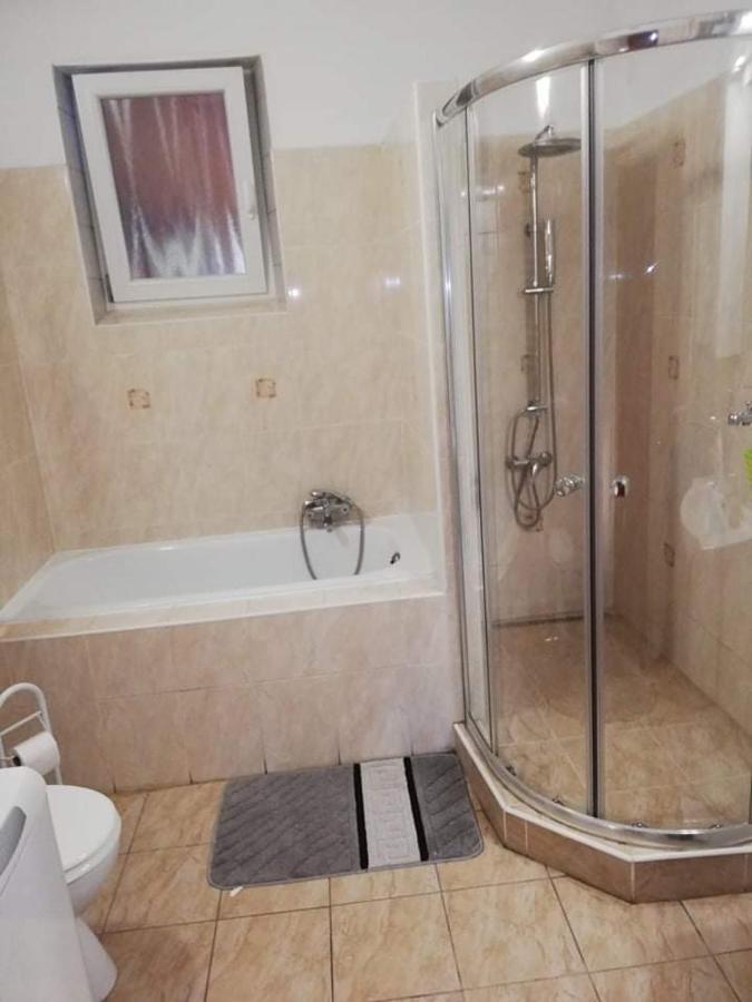 Napfuerdo Apartman Appartement Eger Buitenkant foto